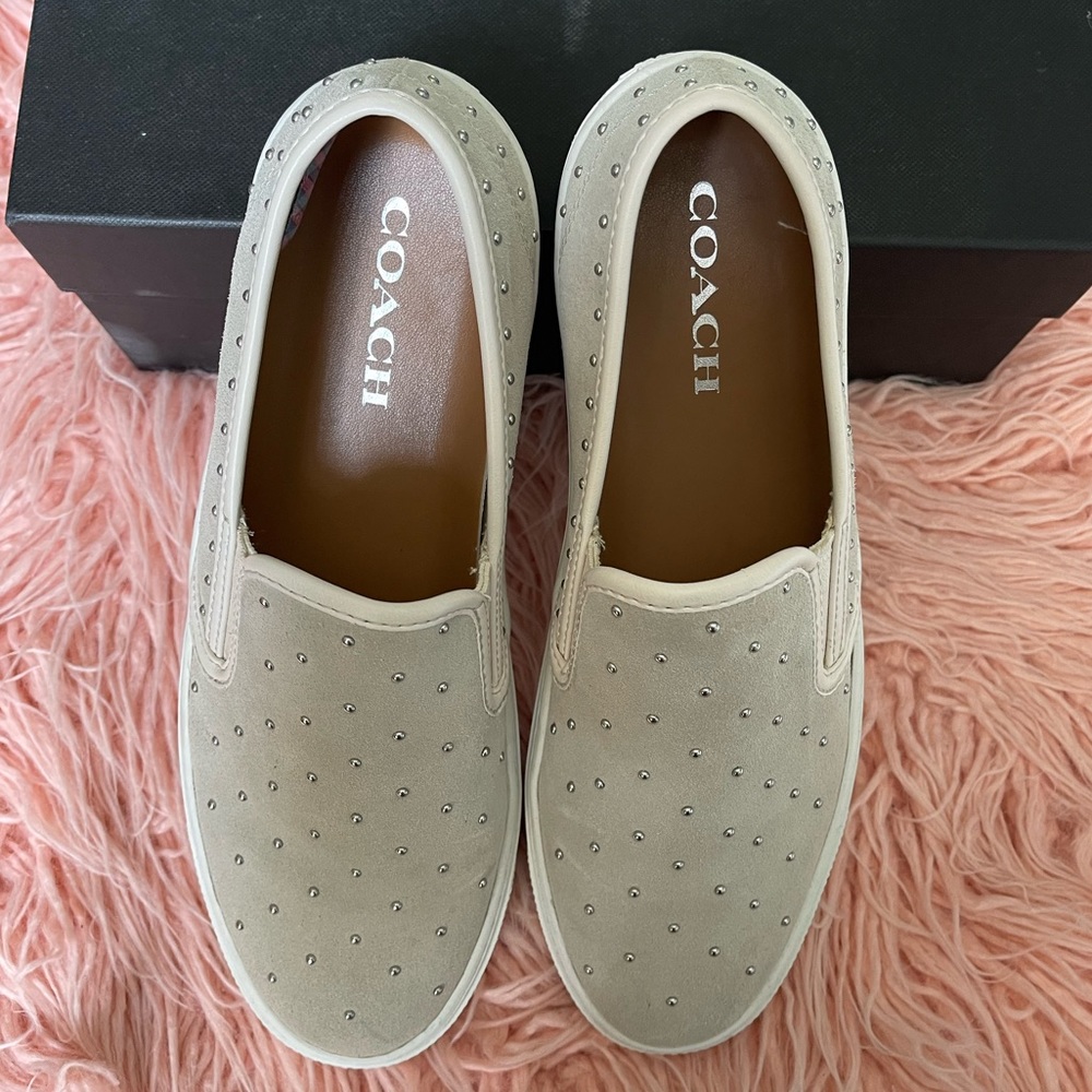 Coach Womens Cameron suede studded Slip On Flats 9.5B- worn 1x- Like New-Chalk